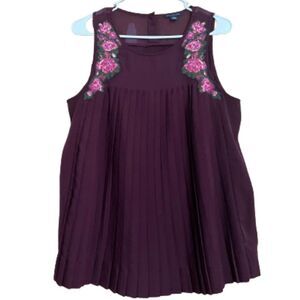 American Eagle Women’s Burgundy Pleated Summer Top w/ Pink Floral Appliqués Sz-L